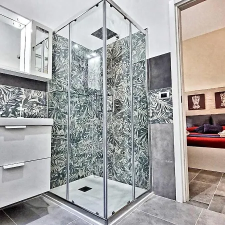 Zanzi 's 2 Apartment