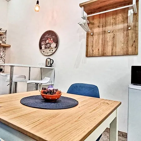Zanzi 's 2 Apartment